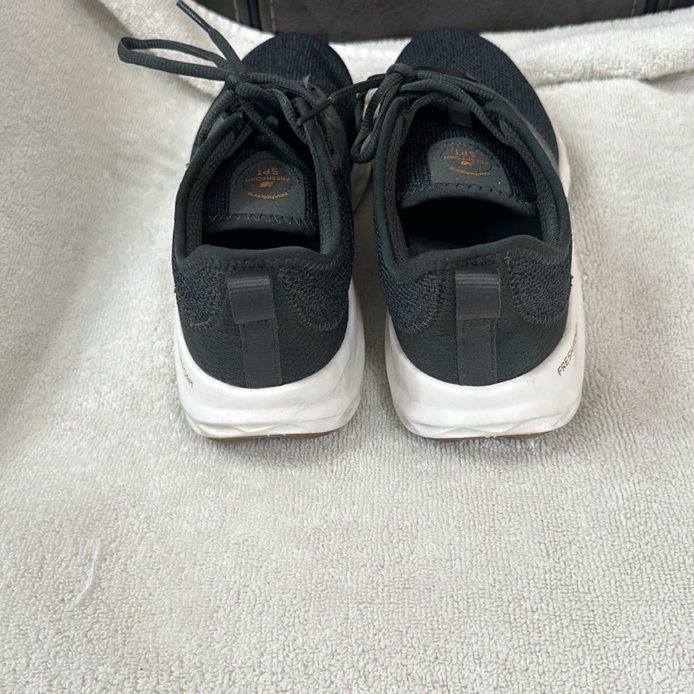 New Balance Shoes - Picture 4 of 7